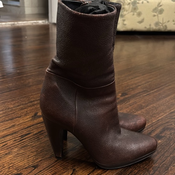 Prada women’s boots - Picture 4 of 4